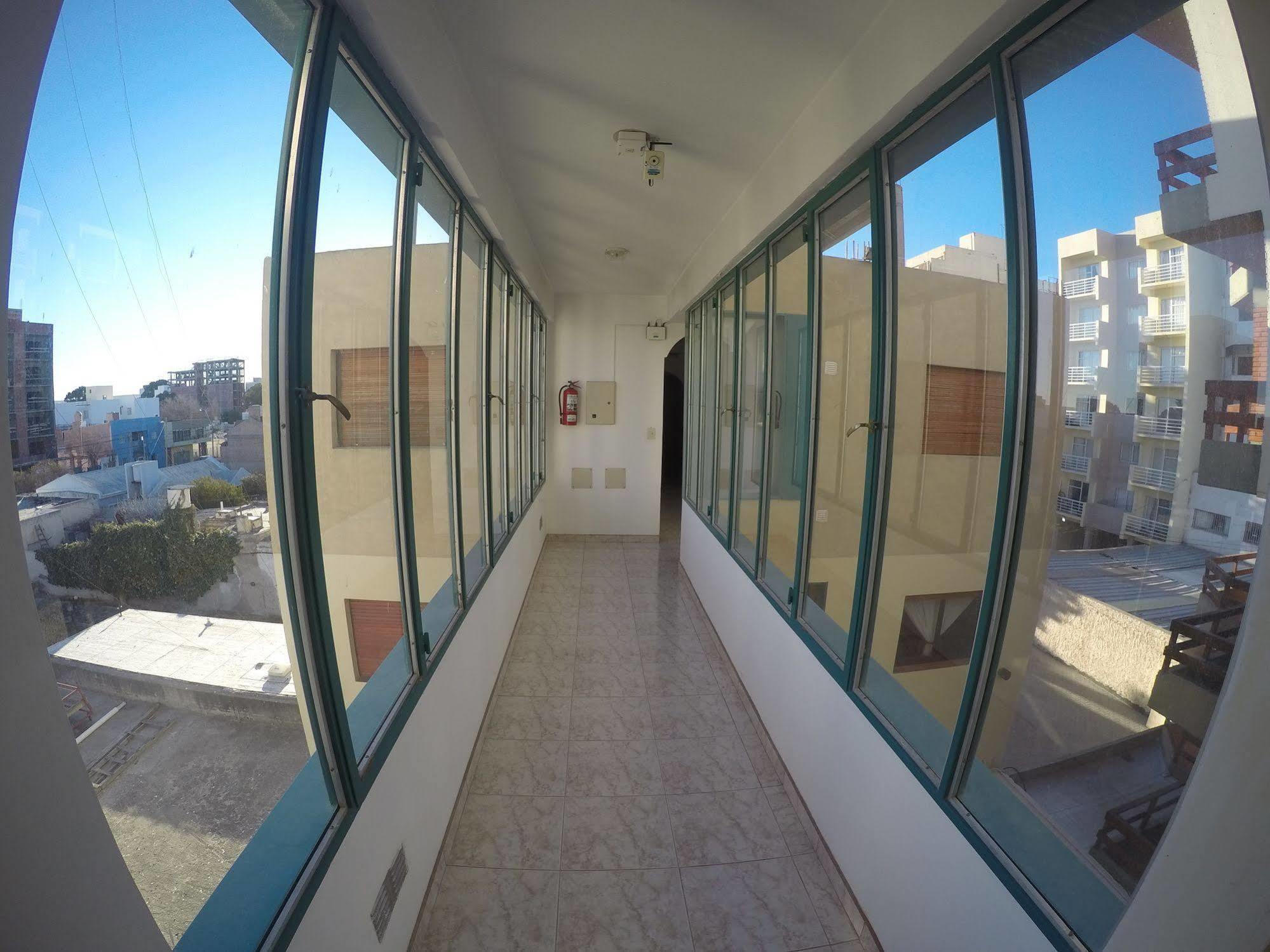Complejo El Puente Apartment Пуерто Мадрин Екстериор снимка